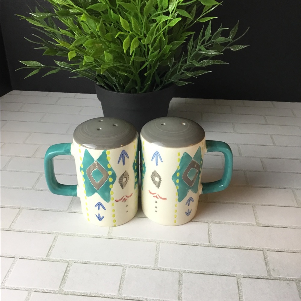 Salt & Pepper Shakers